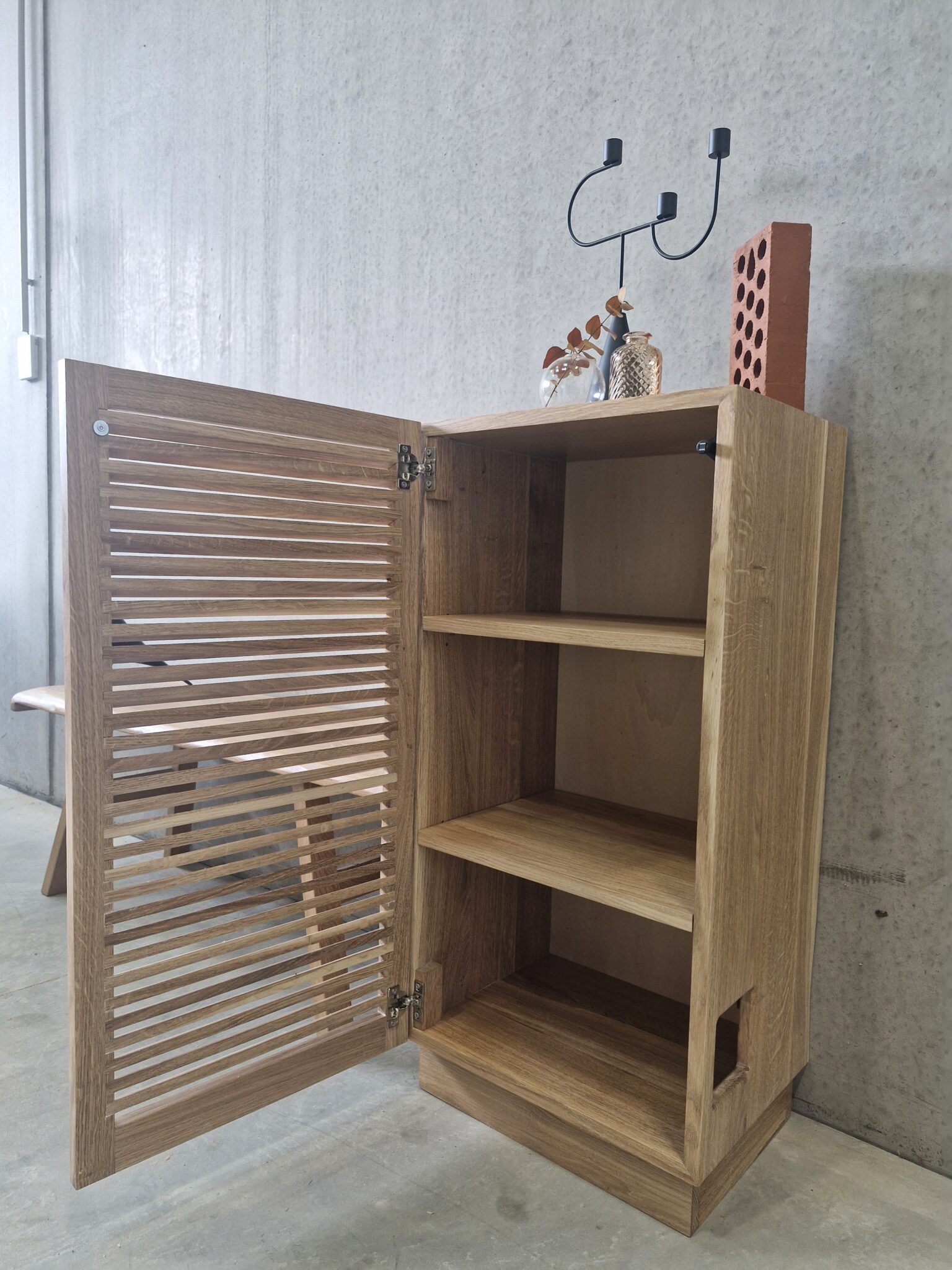 Meubles de rangement sur-mesure en bois massif